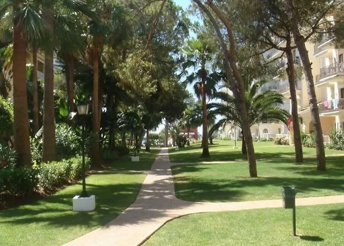 - 3br Beachfront Complex, Puerto Banus Marbella